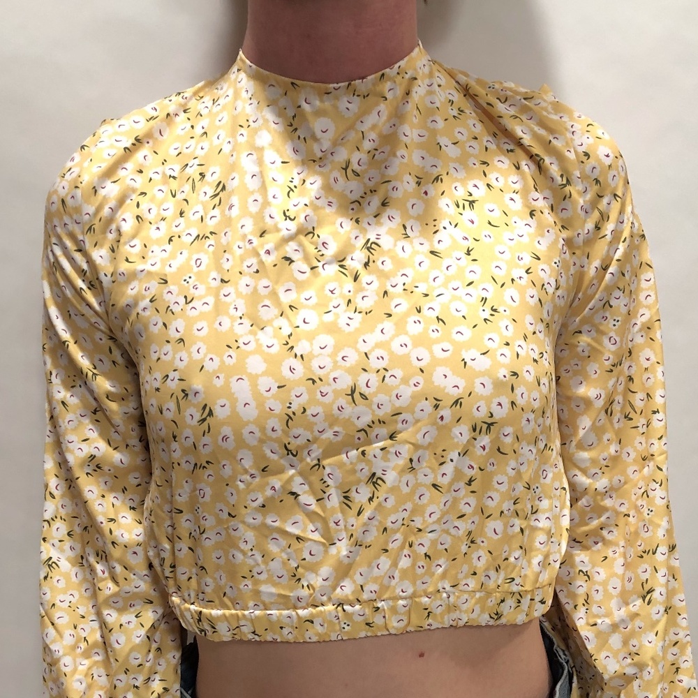 Backless long sleeve summer top